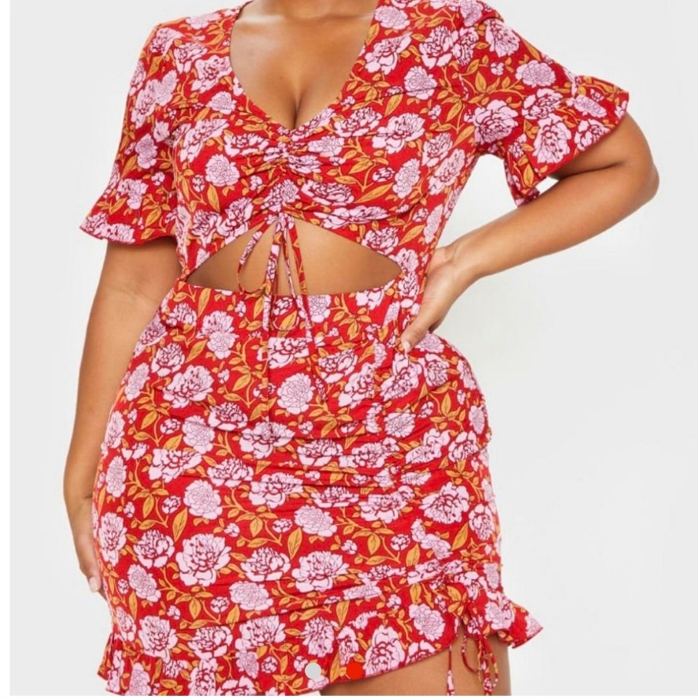PRETTY LITTLE THING FLORAL DRESS